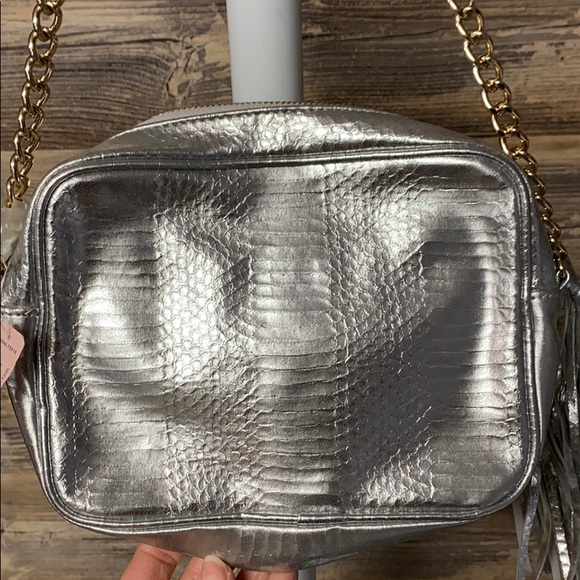 Victoria's Secret Silver Crossbody Bag NWT - Picture 4 of 6
